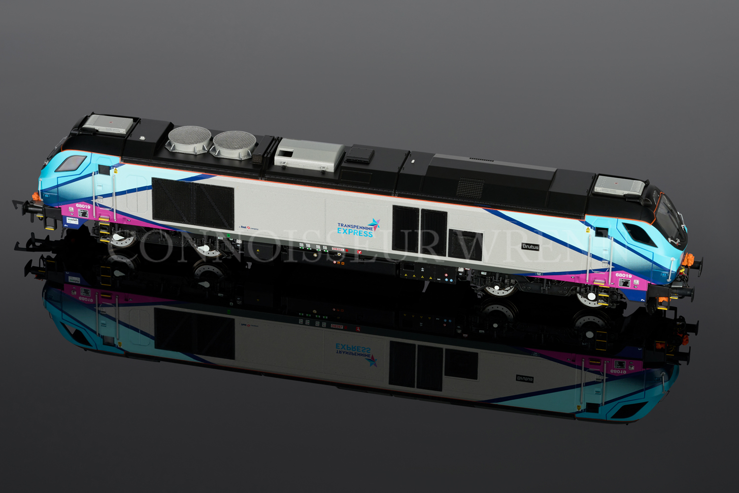 Dapol Railways Class 68 Diesel Electric TransPennine 68 019 Brutus 4D-022-014