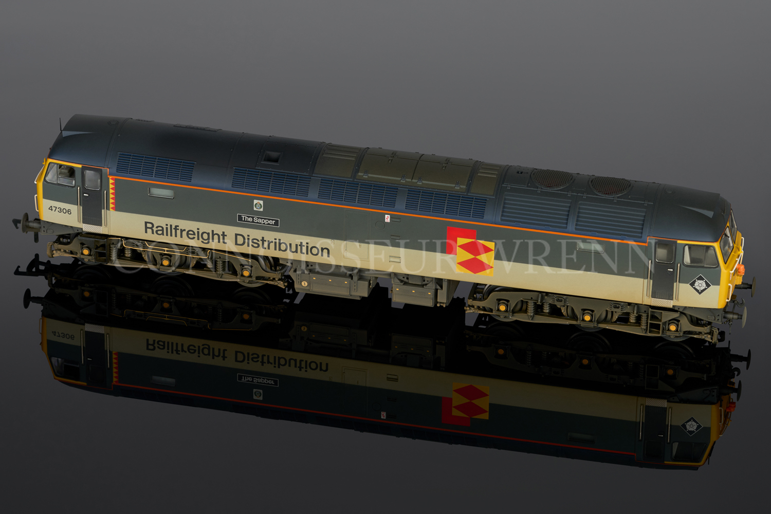 Bachmann Class 47 Diesel 47 306 BR Railfreight Distribution Weathered 32-816Z - Image 2