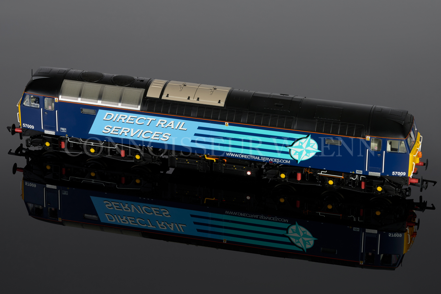 Bachmann DCC Ready 21pin Class 57/0 Direct Rail Services Compass 32-754A - Image 2