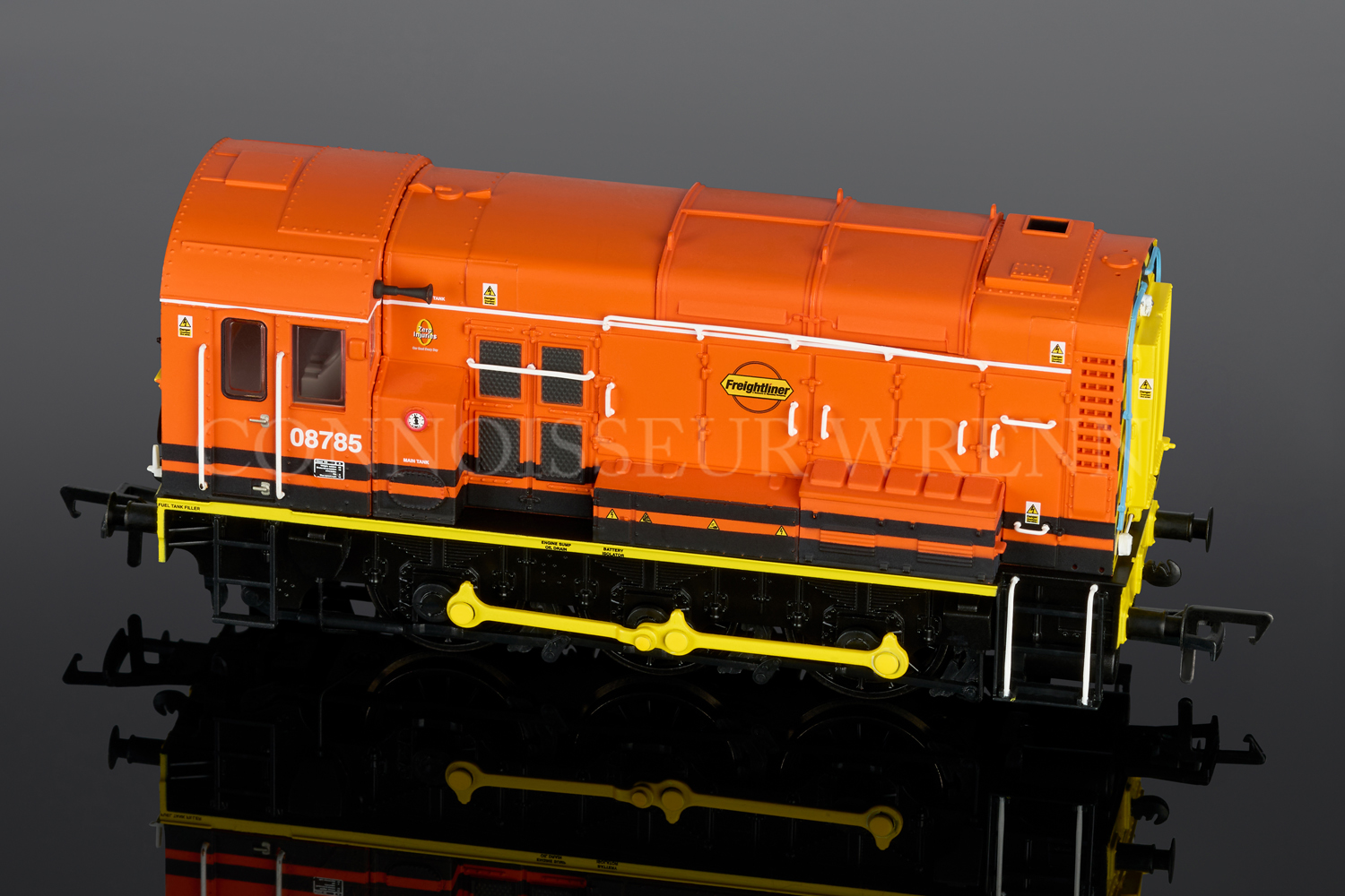 Hornby DCC fitted (no. 0885) Class 08 Shunter Diesel Electric Freightliner G&W 32-124