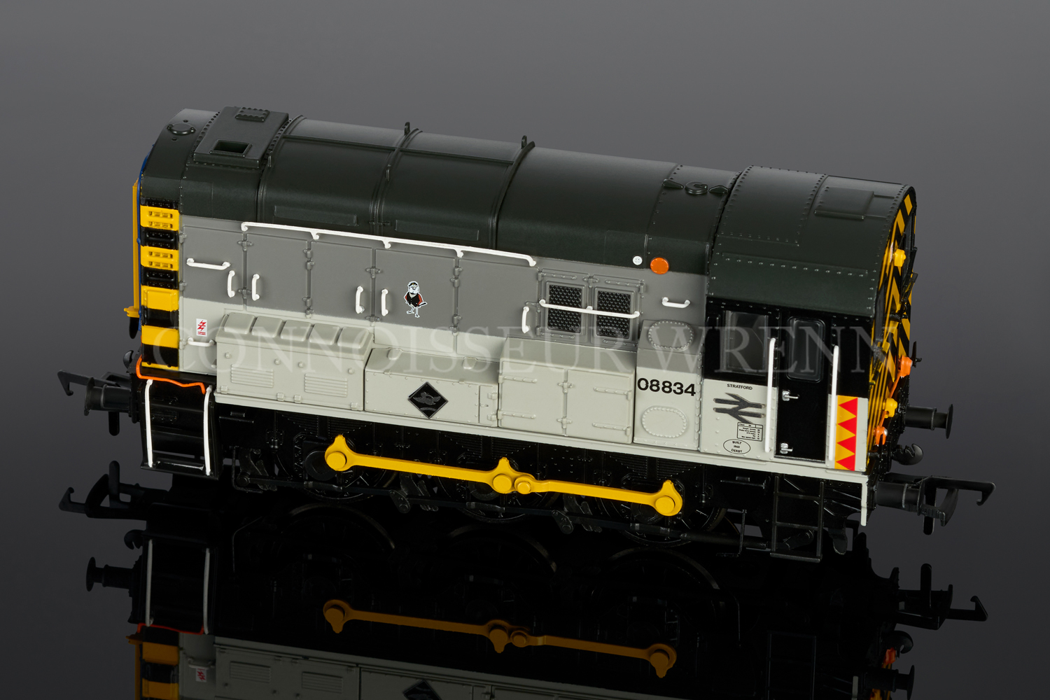Hornby DCC fitted (no. 834) Class 08 Shunter Diesel Electric RailFreight Distribution 32-122 - Image 2