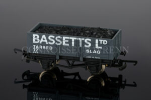 Wrenn BASSETTS Ltd alternative Plank Wagon with Load Rolling Stock W5074