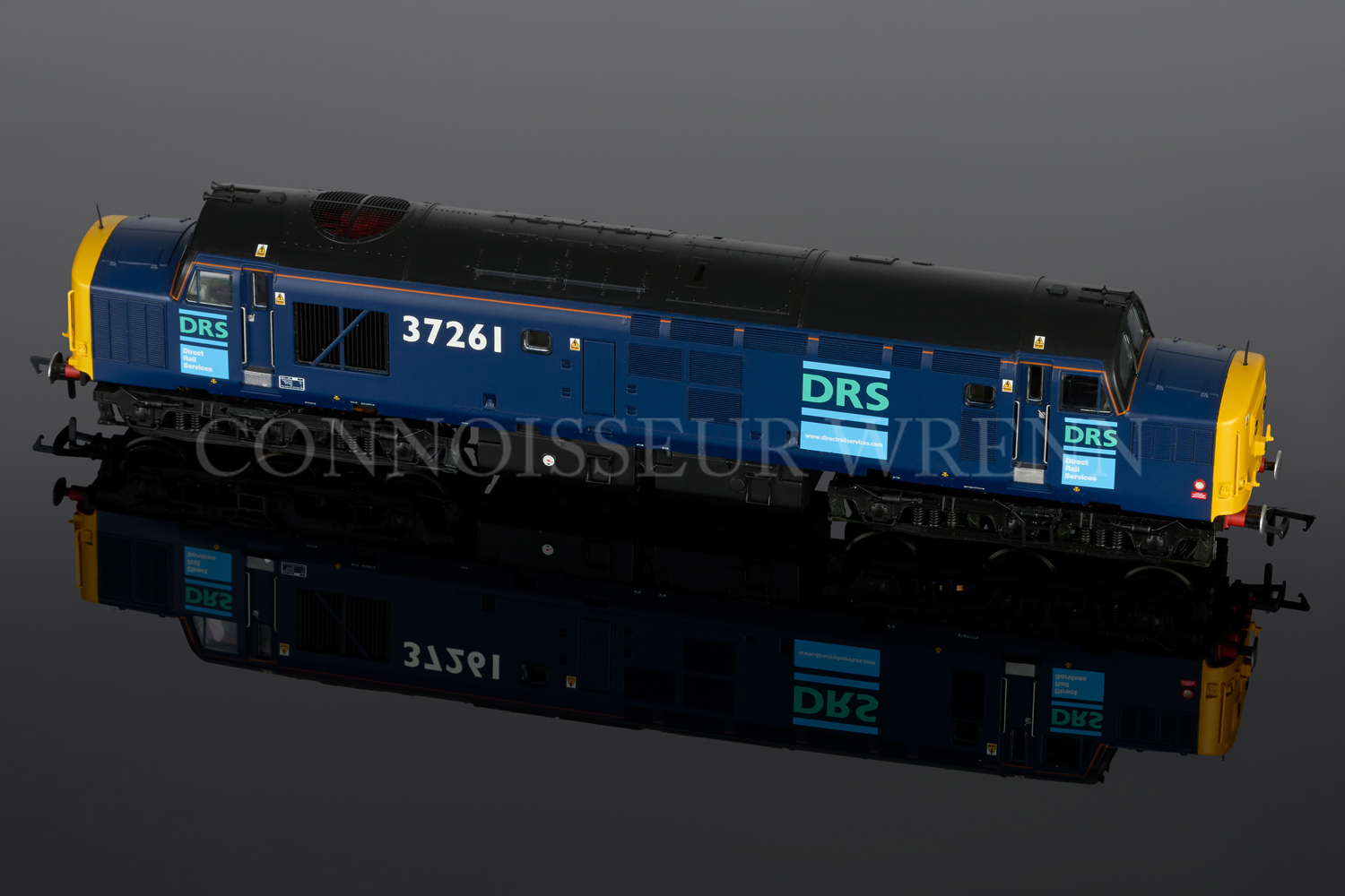 Bachmann DCC fitted Class 37/0 Kernow Exclusive Direct Rail Services ref: 32-780U